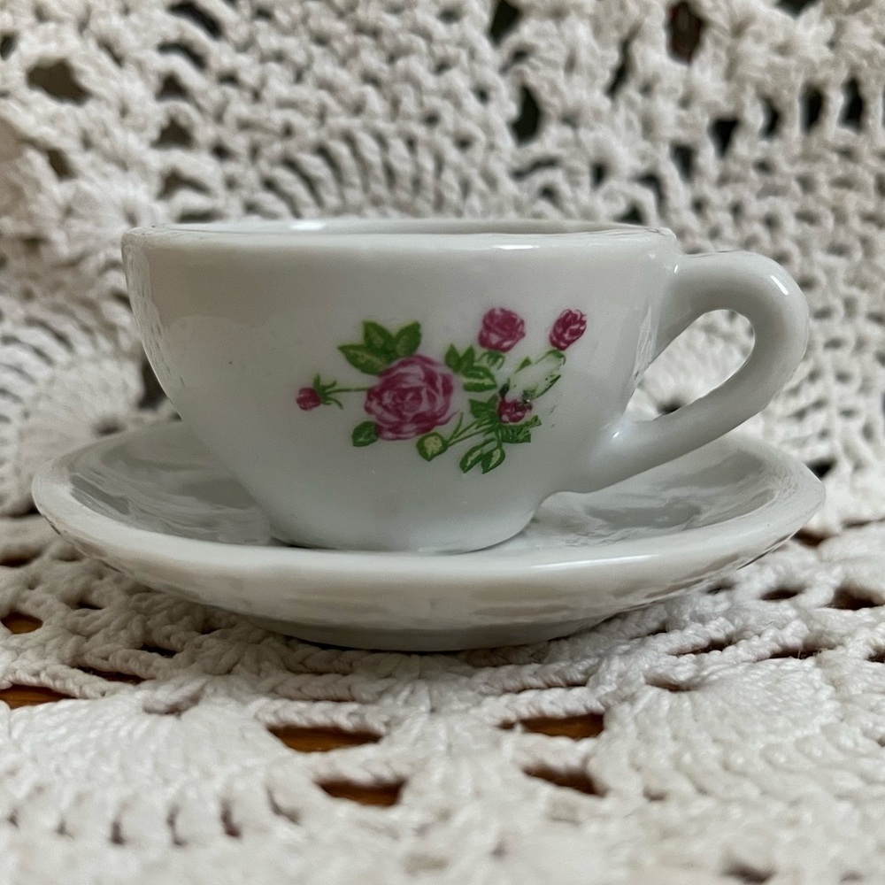 Vintage Child’s Miniature China Play Tea Set Floral Made in Taiwan 12 Piece - Picture 9 of 13